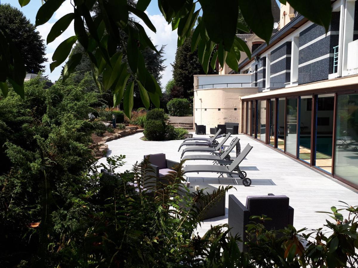 Le Manoir De La Mantille Caudry Exterior photo