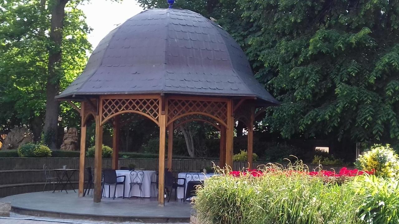 Le Manoir De La Mantille Caudry Exterior photo